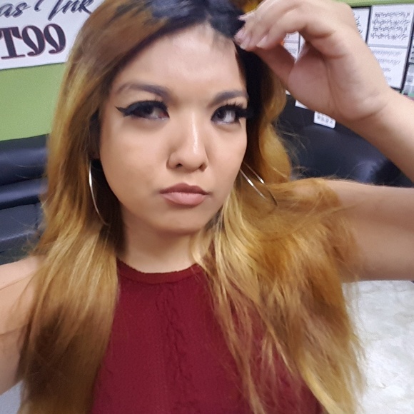 Meet your Posher, Stephanie - Picture 4 of 6